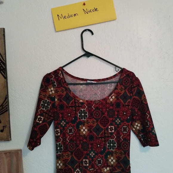 Medium Nicole Lularoe - Picture 12 of 16